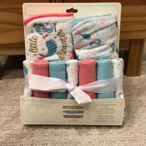 9 Piece Mermaid Hooded Towel & Washcloth Set